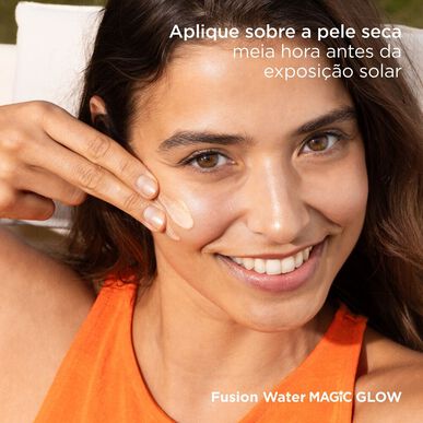 Isdin FusionWater Magic Glow -aurinkovoide SPF30 50 ml