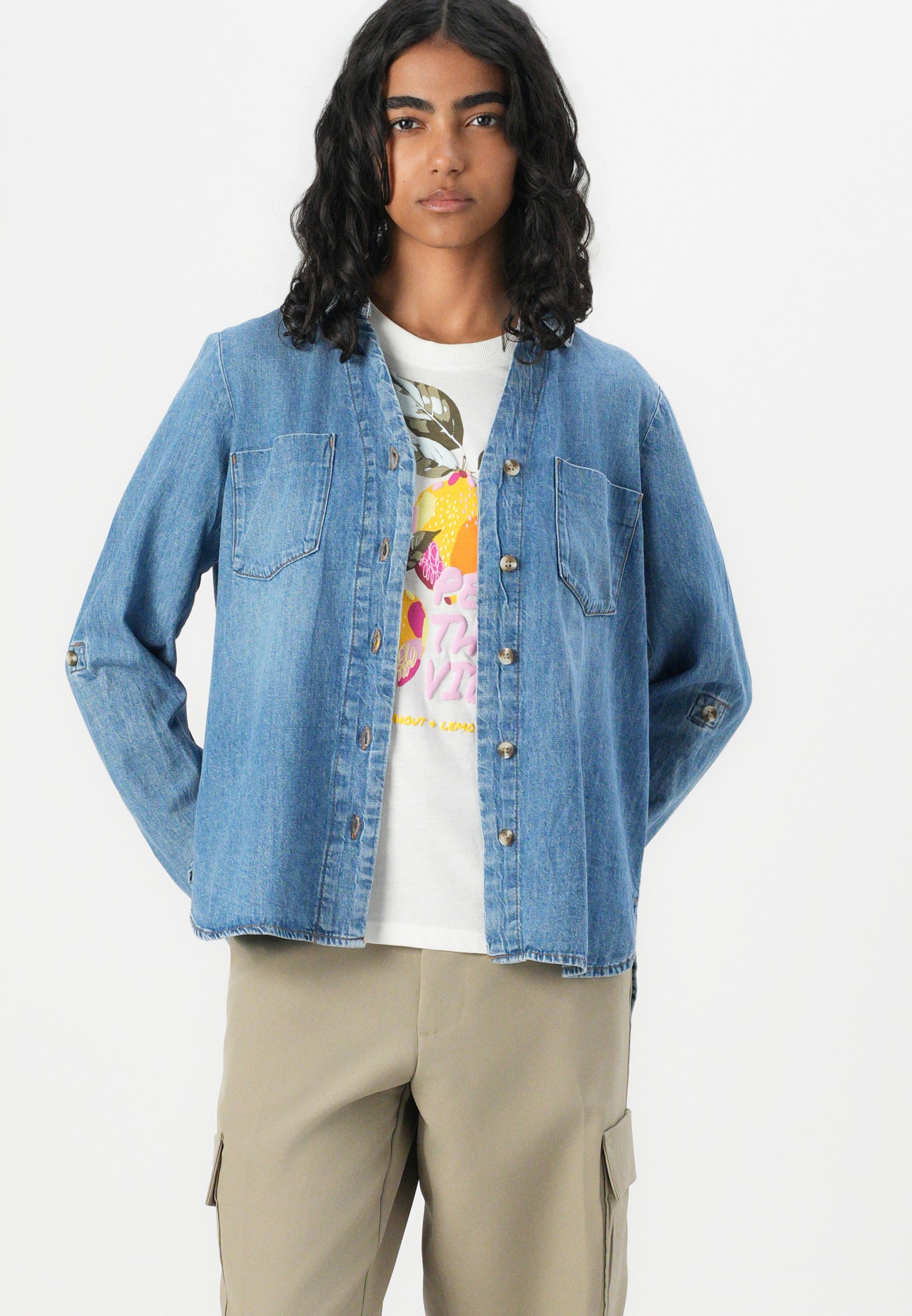 CAMICIA ONLY ONLYASMIN - Camicetta con bottoni - denim blu medio