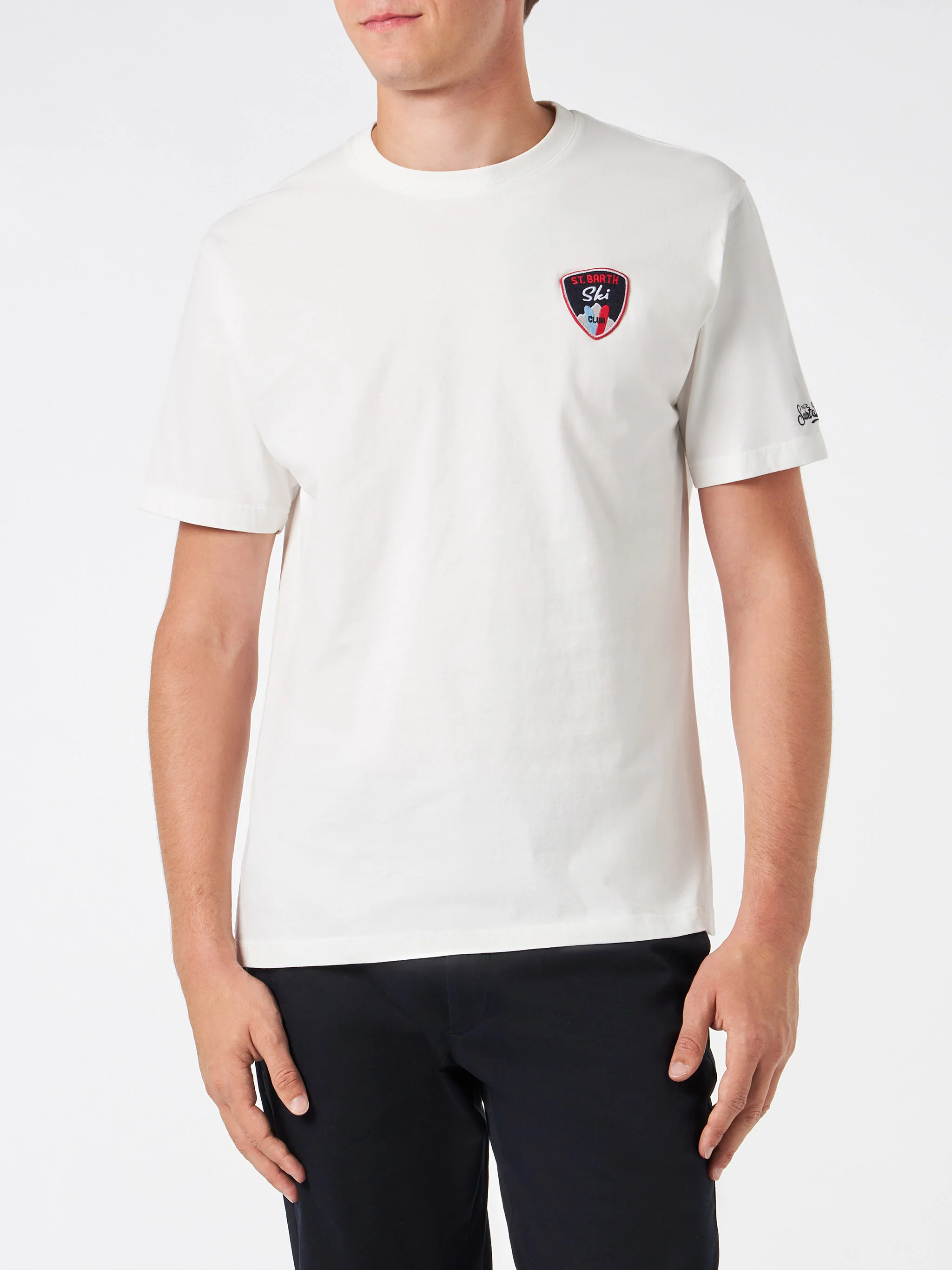Stevig katoenen heren-T-shirt met St. Patrick's Day-patch. Barth Ski