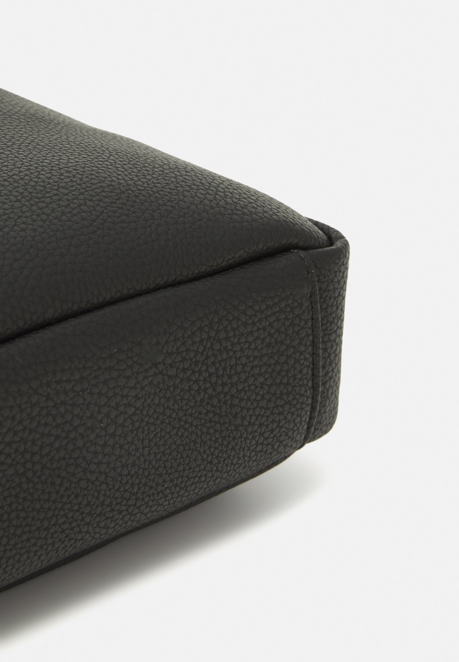 MUST LAPTOP BAG - Taška na notebook - black