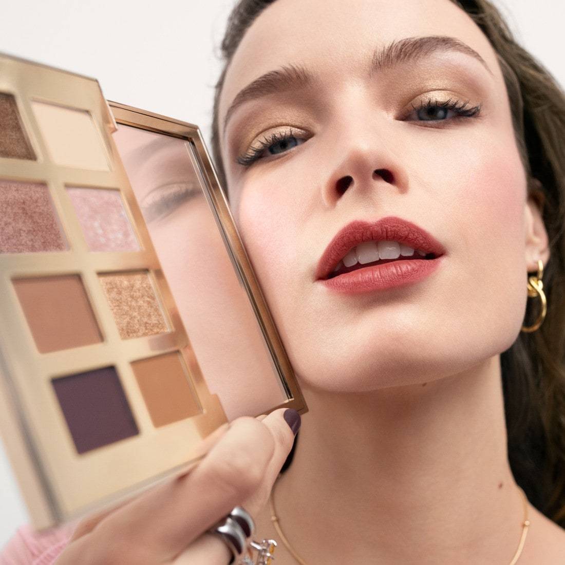 Bobbi Brown akių šešėlių paletės SWEET SUITE COLLECTION Land of Sweets, 8 vnt., 1,5 g