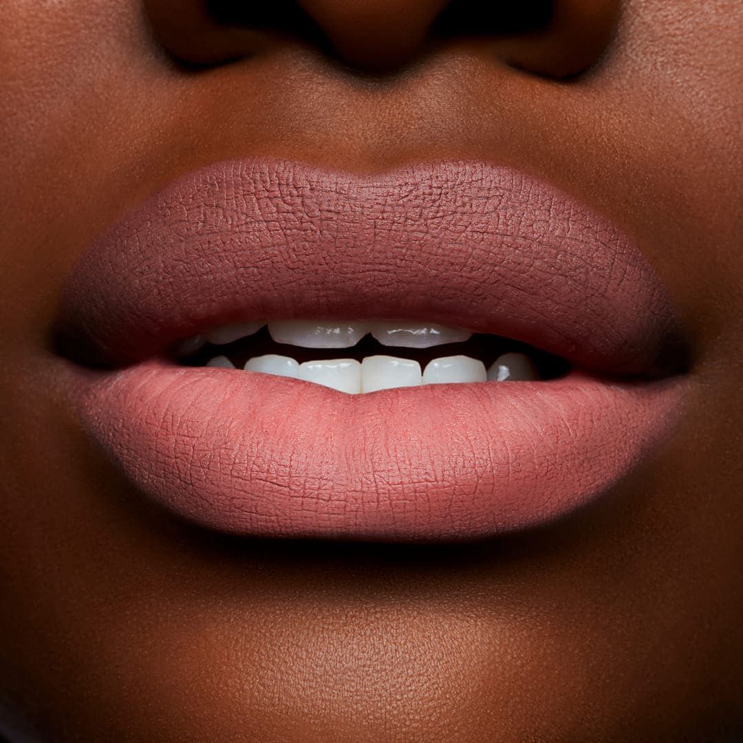 Tekutý matný rúž Powder Kiss Luxusné rúže