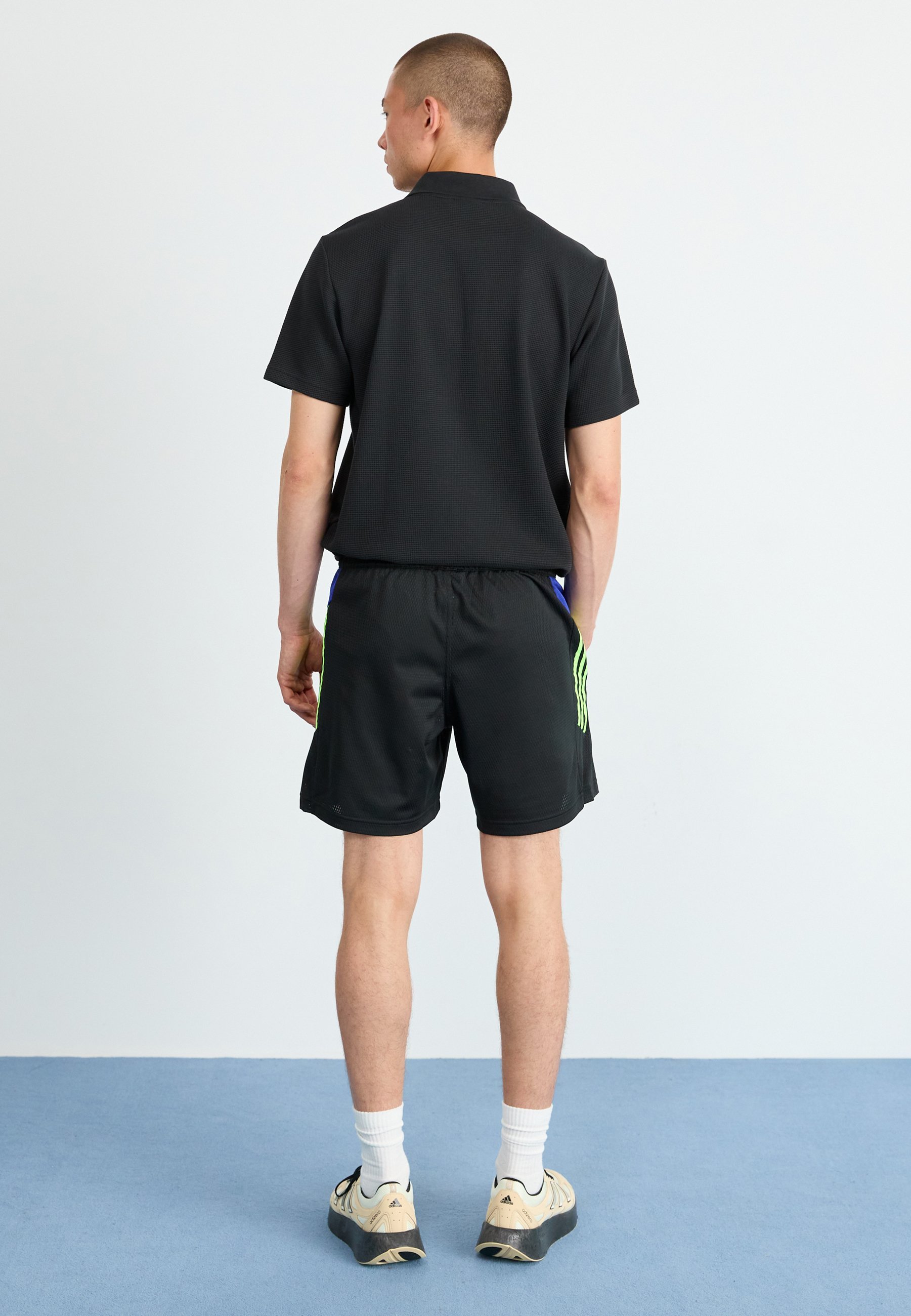 Ležérní kraťasy adidas Originals