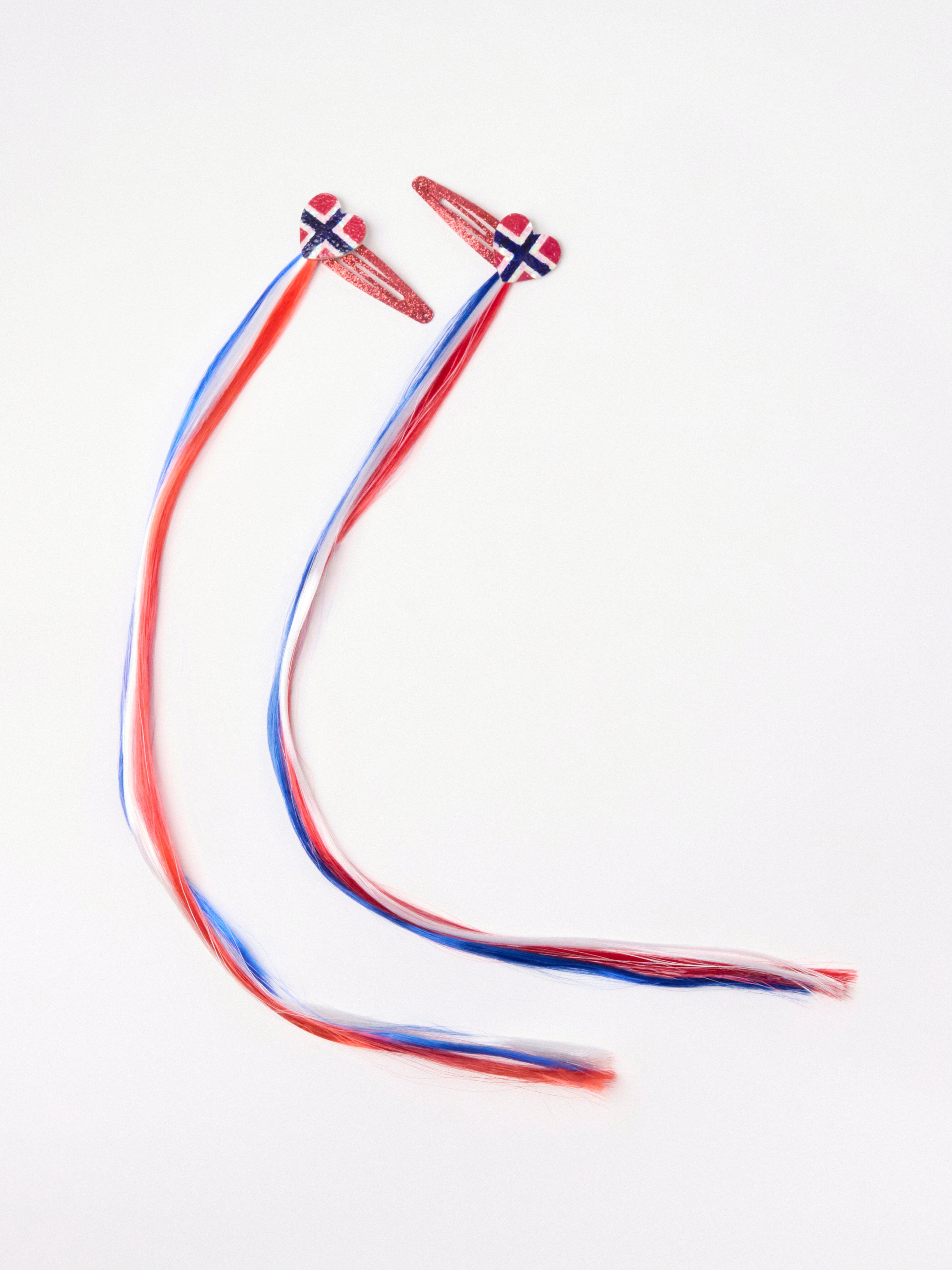 Horquillas con extensiones de cabello y bandera noruega roja