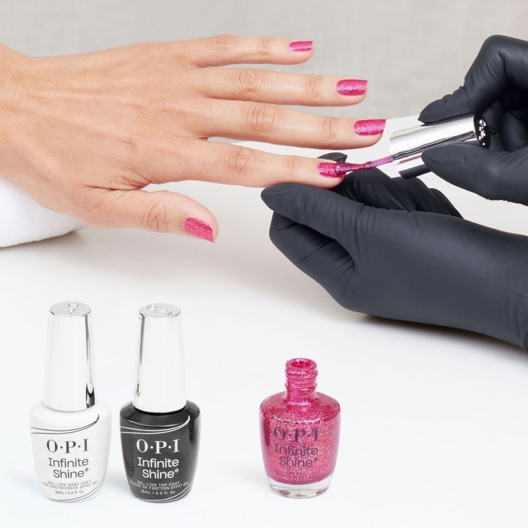 Lak na nechty OPI Infinite Shine Holiday 2025 – dostatočne dobrý na ošetrenie – 15 ml