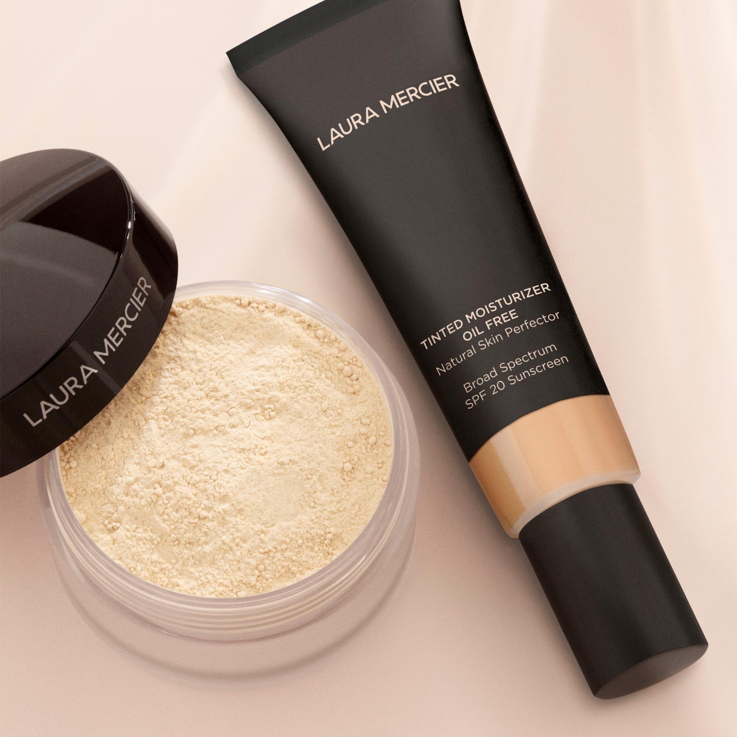 Laura Mercier puder u prahu Beauty To Go prozirni – putna veličina – 9,3 g