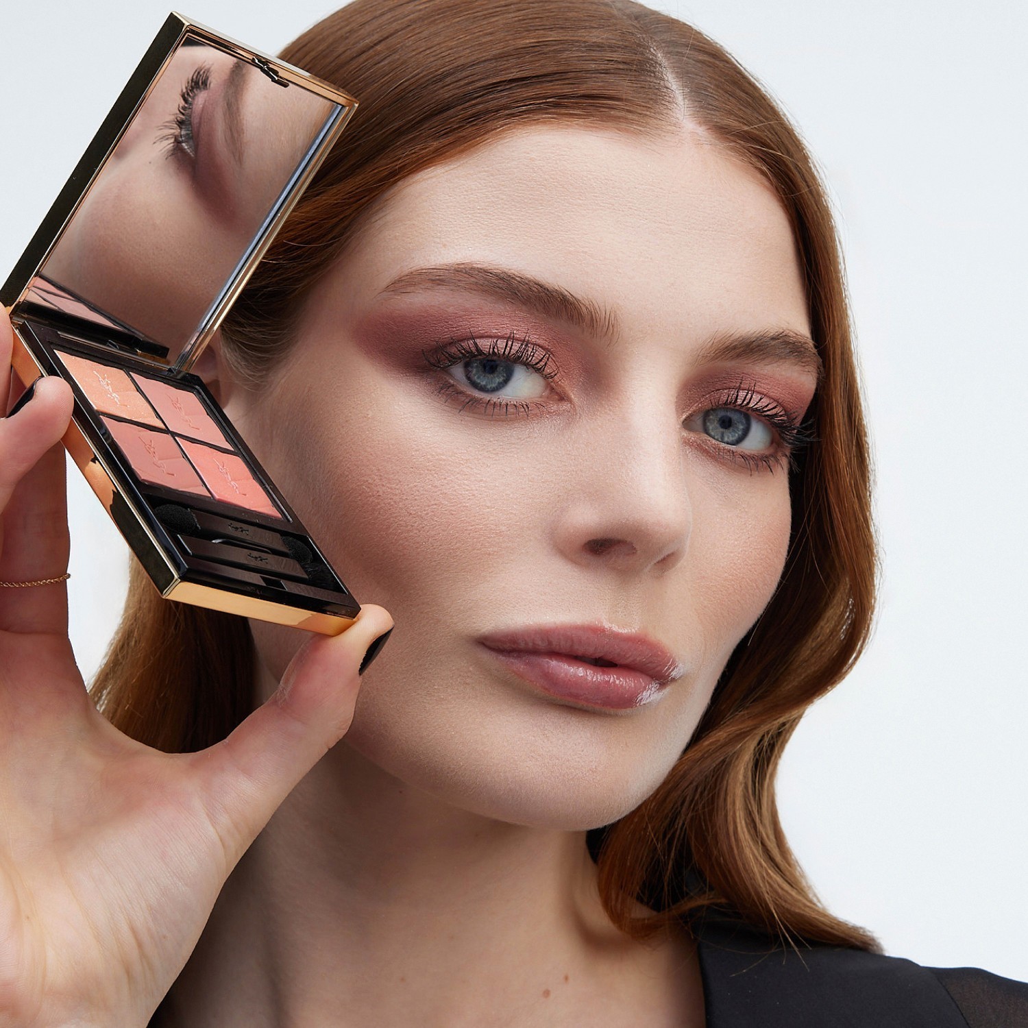 Miniatúrna clutch taštička na oči Yves Saint Laurent Must-Haves Couture - 4 g