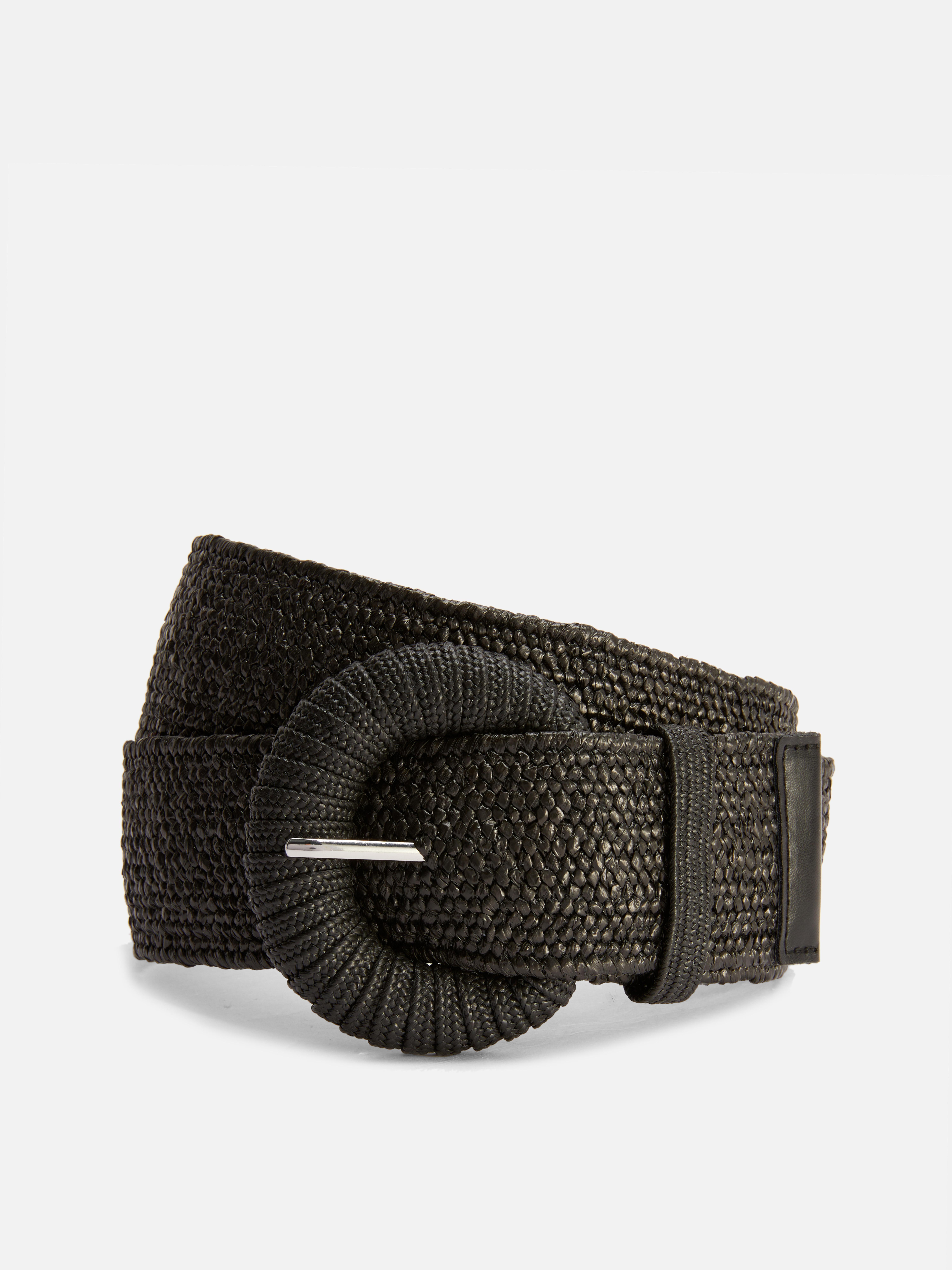 Curea țesută cu cataramă. Adeptă a stilului boho? Atunci această curea rustică este accesoriul potrivit pentru tine.