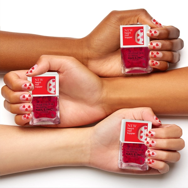 Nails.INC Nehtové efekty - Konfety s motivem srdce Loving In London
