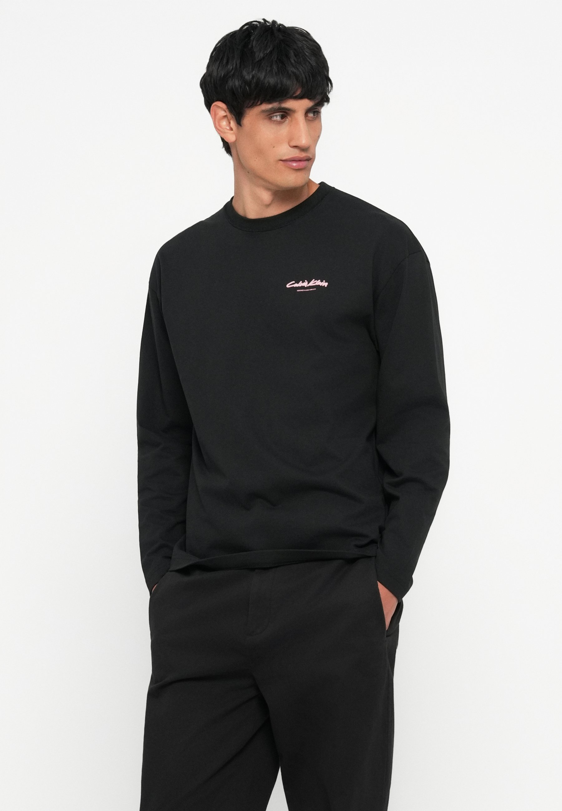 Calvin Klein Oversize-T-Shirt mit Grafikprint – Langarmshirt – Schwarz
