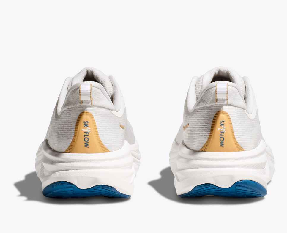HOKA Skyflow Frost / Goud