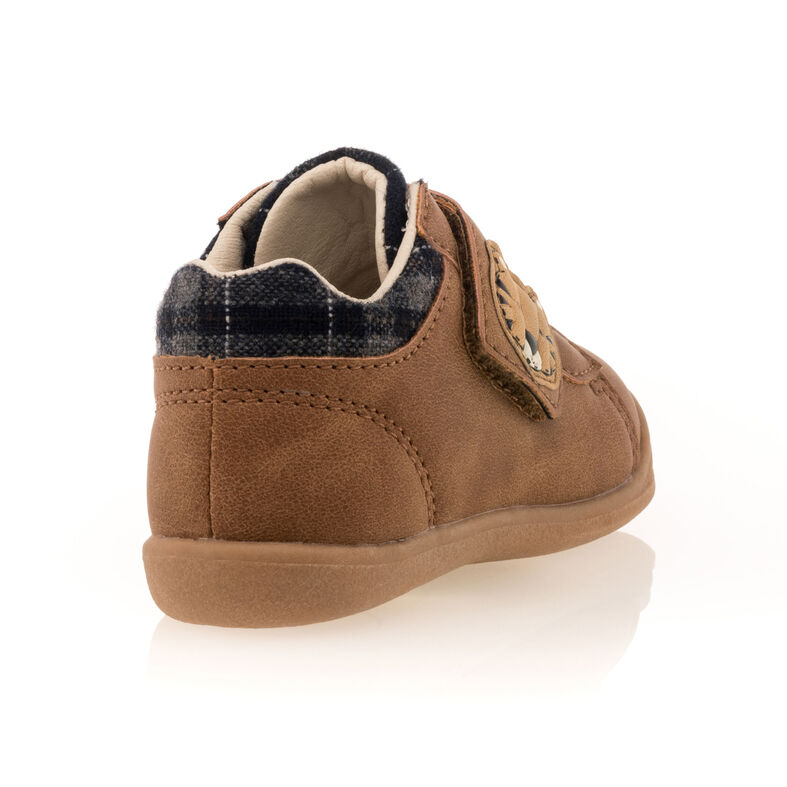 Brune basketballer / joggesko babygutt