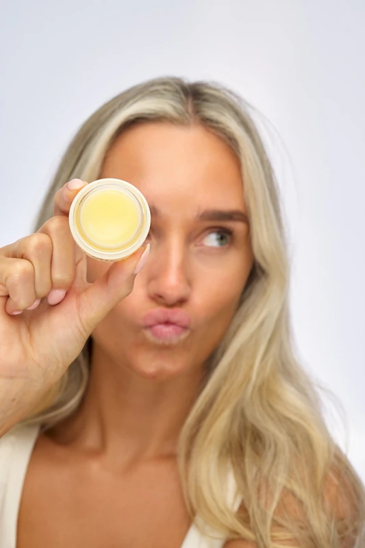 Killer Lips Silk Kiss Lip Mask vlažilna maska za ustnice z vlažilno breskev