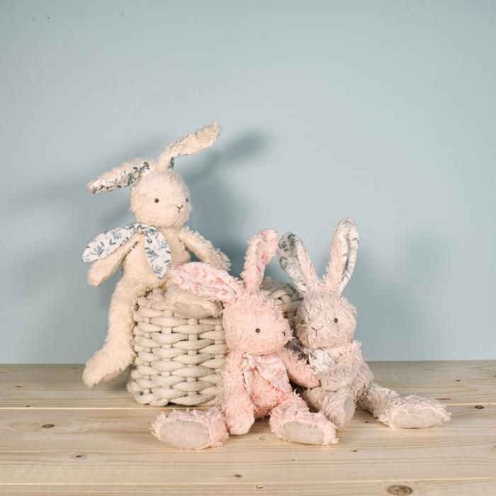 Roze pluche konijntje van biologisch katoen - Doudou et Compagnie - Parijs - Krullend bont - Bloemenpatroon - Babycadeau