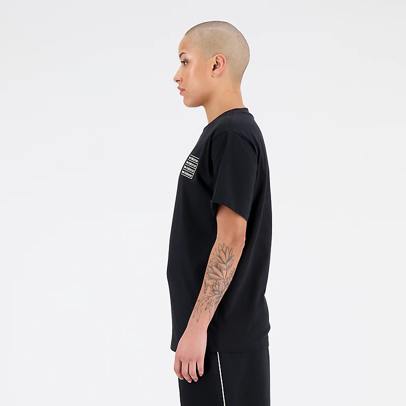 Femme Essentials Loose Fit katoenen T-shirt – ZWART