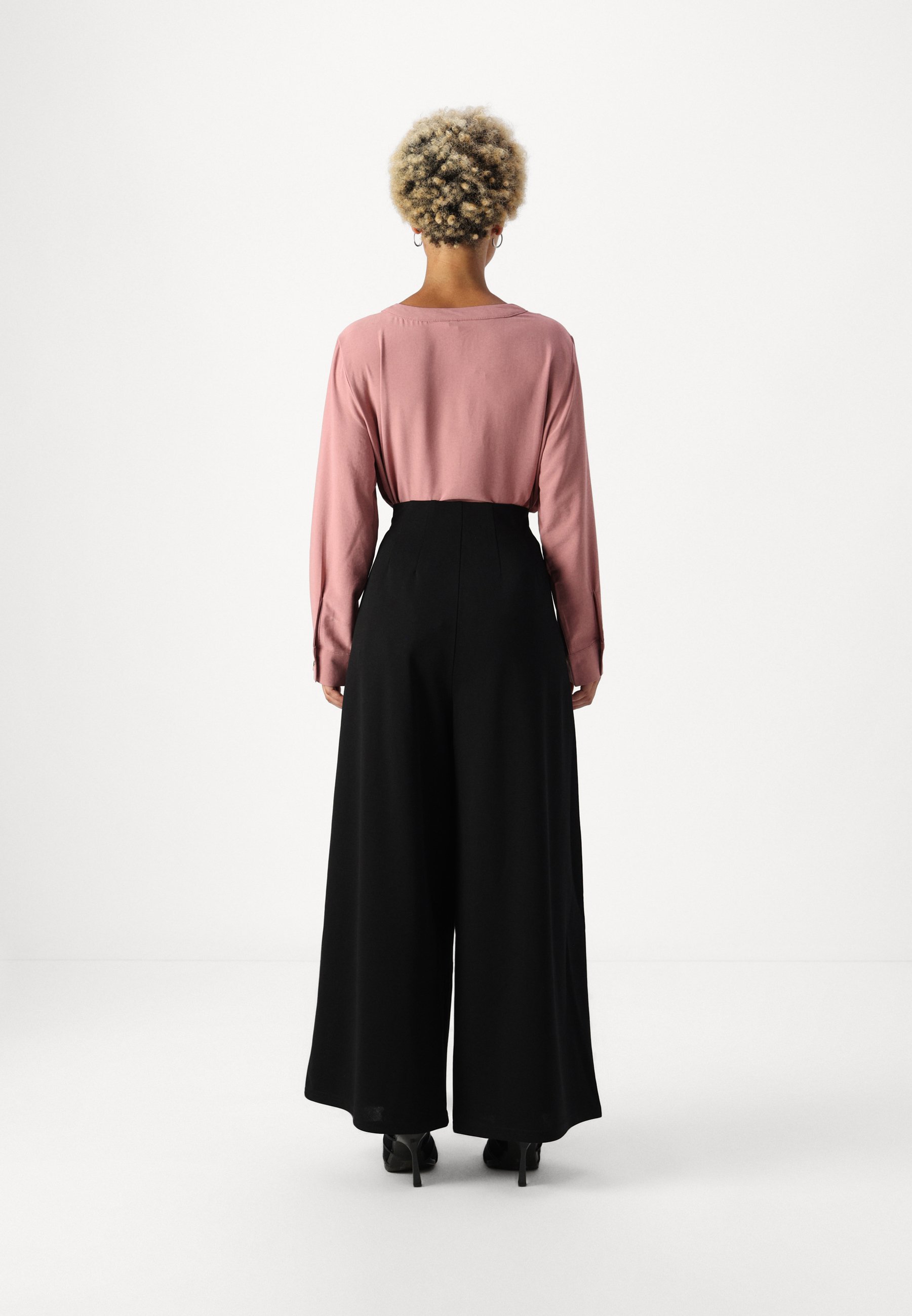 Vero Moda Petite VMLIVA szuperszéles nadrág - Nadrág - fekete