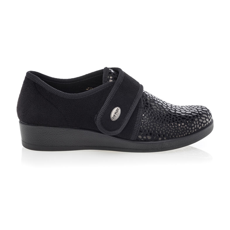 Zapatos cómodos para mujer, color negro.