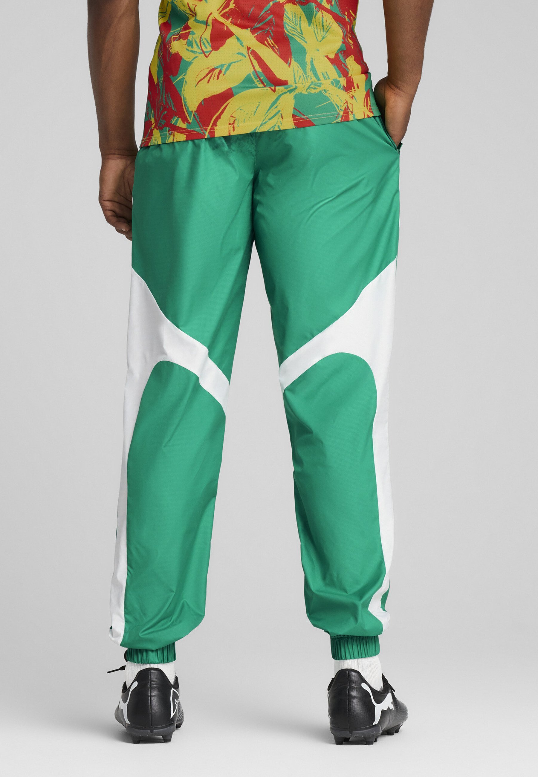 Puma SENEGAL 2025 PRE-PARTITA - Pantaloni della tuta - verde sportivo-bianco