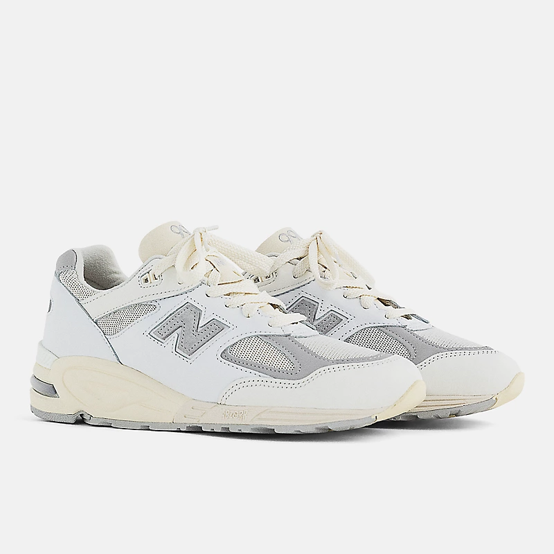 MADE in USA 990v2 Herrenschuhe - Meersalz mit Regenwolke