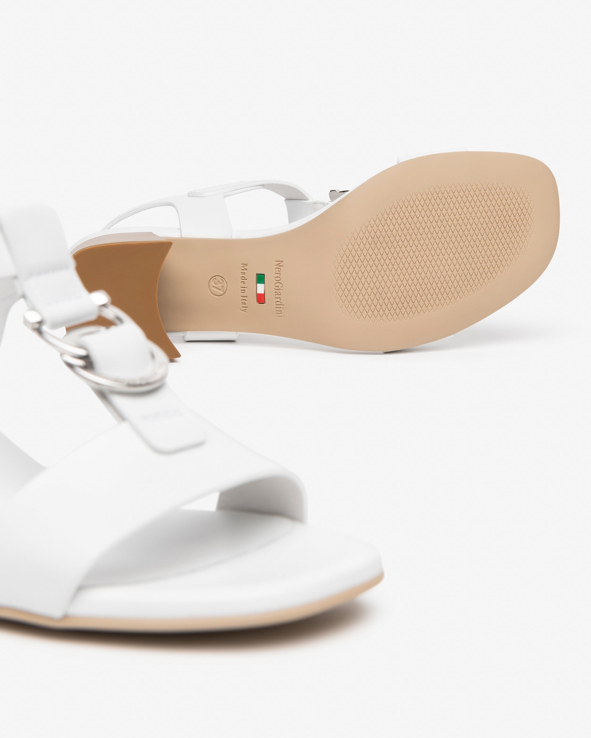  Sandales en cuir pour femmes