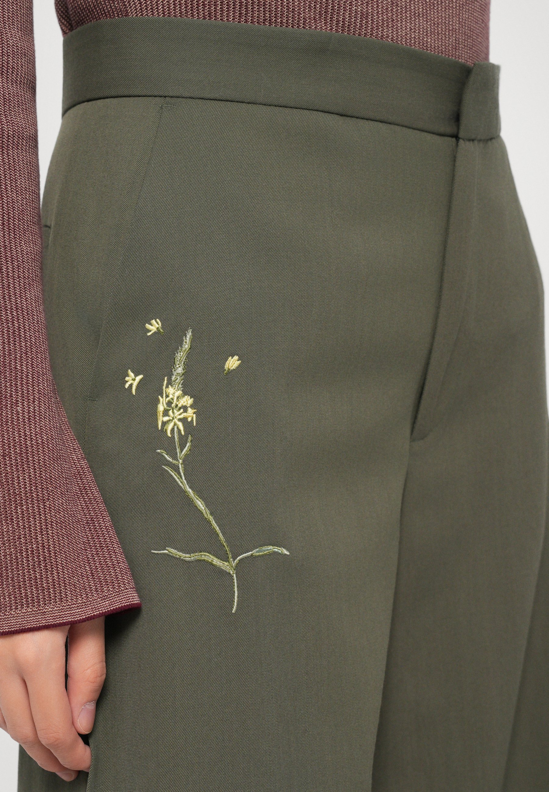 Rodebjer RODEBJER NORA EMBROIDERY - Broek - donker mos