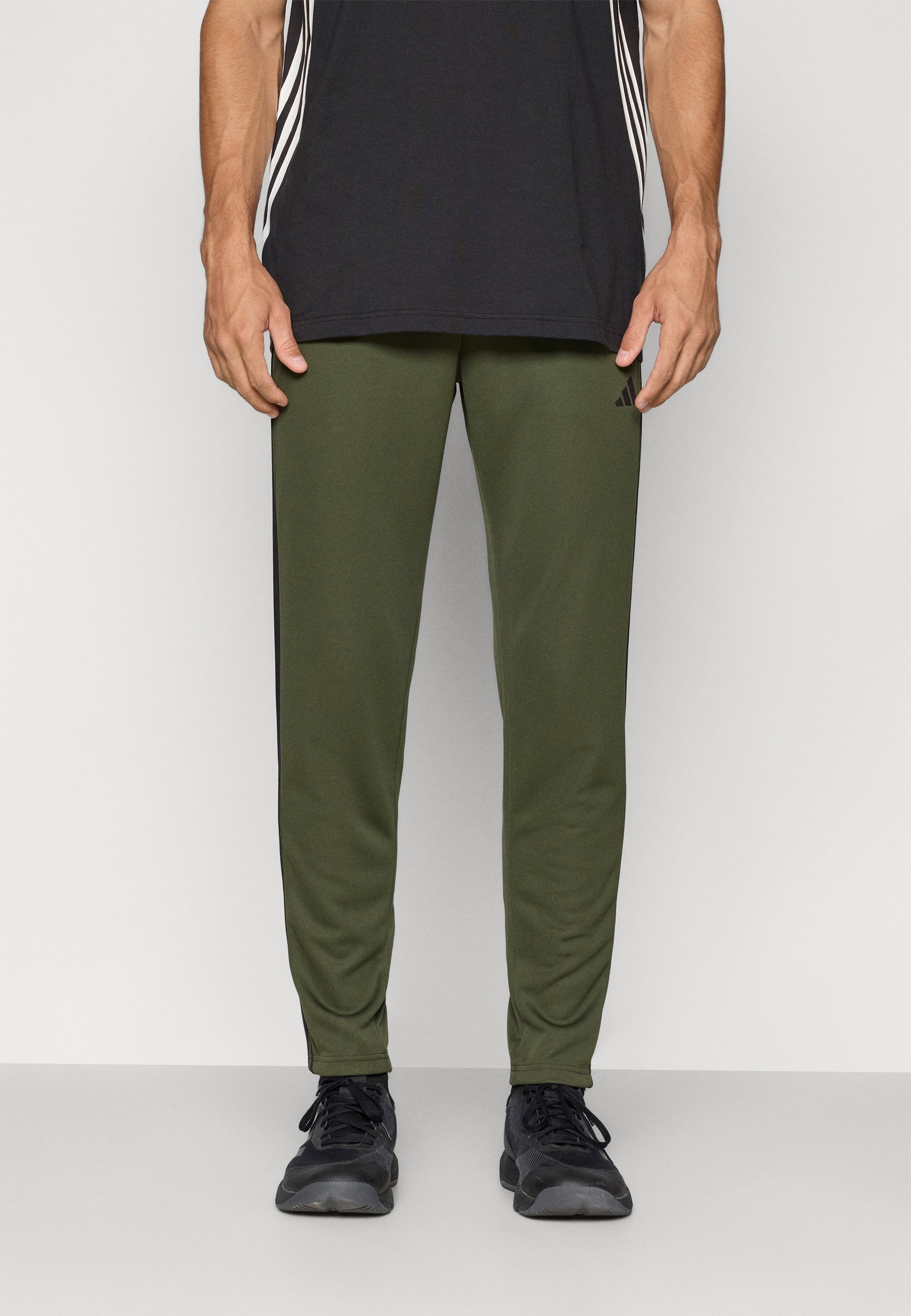 adidas Performance TRAIN ESSENTIALS 3-STRIPES - Trainingsbroek - nachtcamouflage/zwart