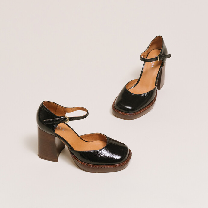 Babies à plateformes et brides  en cuir vieilli noir