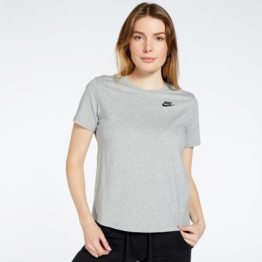 Clubul de îmbrăcăminte sportivă Nike