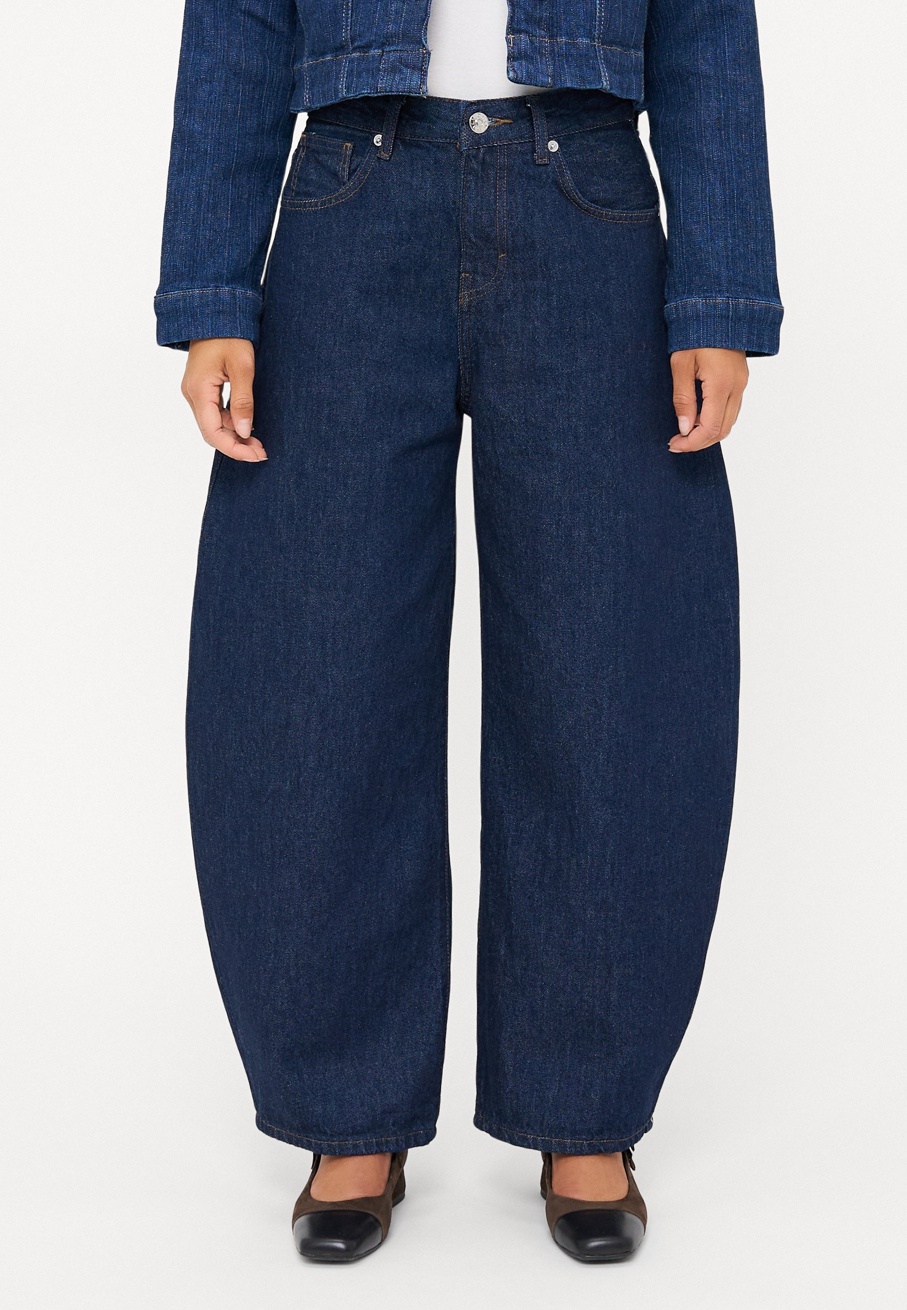ONLY Petite ONLTAYLOR RINSE BARREL - Relaxed fit jeans - donkerblauwe denim
