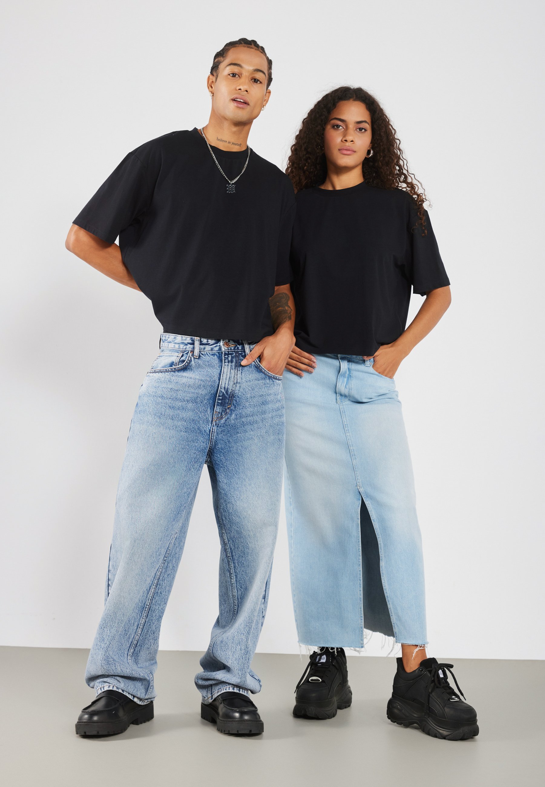 YOURTURN LOT DE 2 T-SHIRTS BASIQUES UNISEXES COURTS ET CARRÉS - T-shirt basique - noir véritable