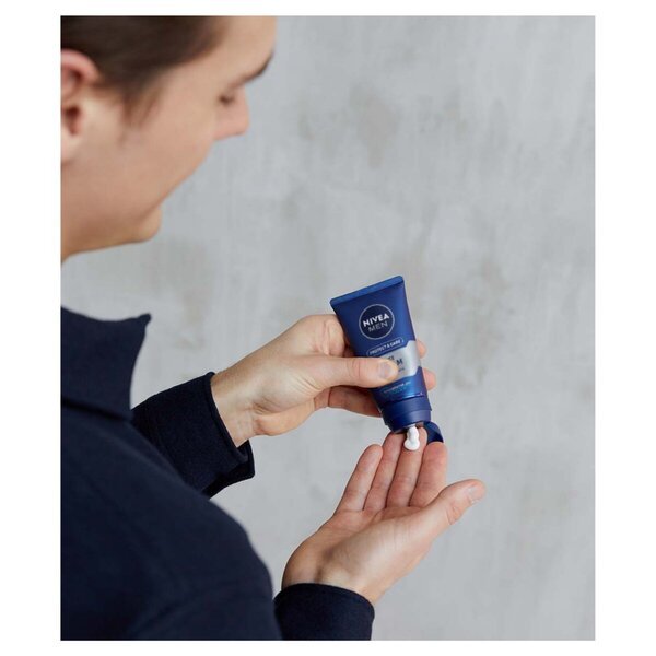 NIVEA Men Protect & Care mitrinošais sejas krēms<br>75ml - sausai ādai