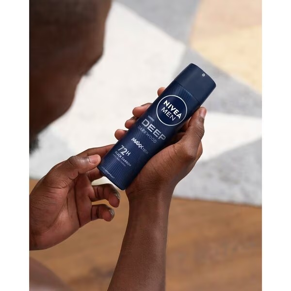 NIVEA Men Deep Black Carbon Dark Wood антиперспирант спреј 150 мл