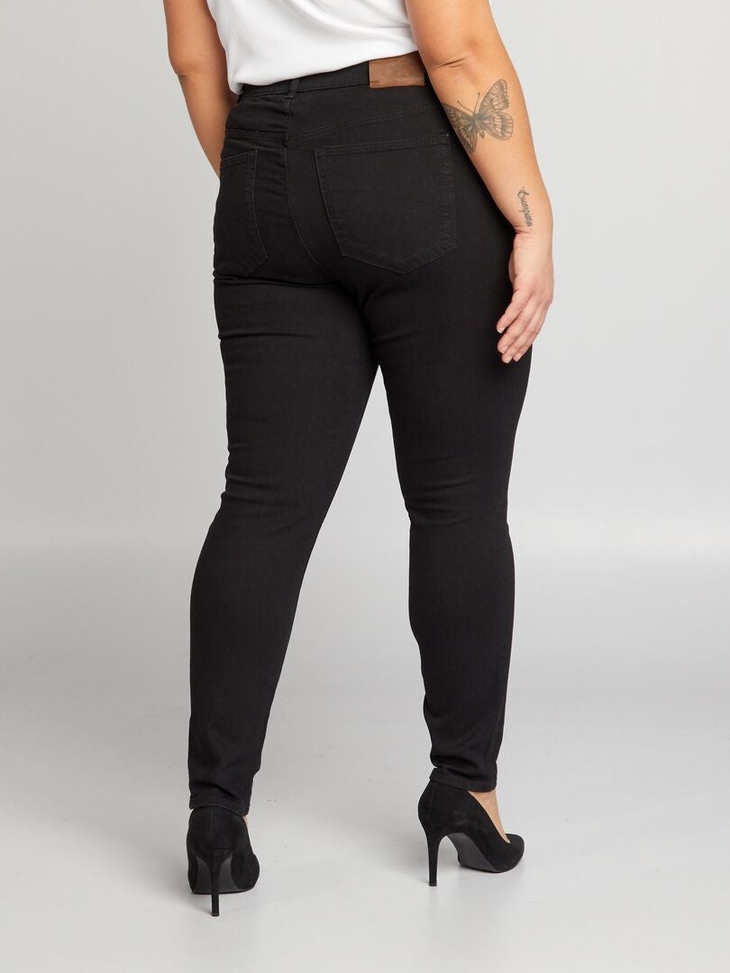 Calça jeans slim - tamanho 30 - preta