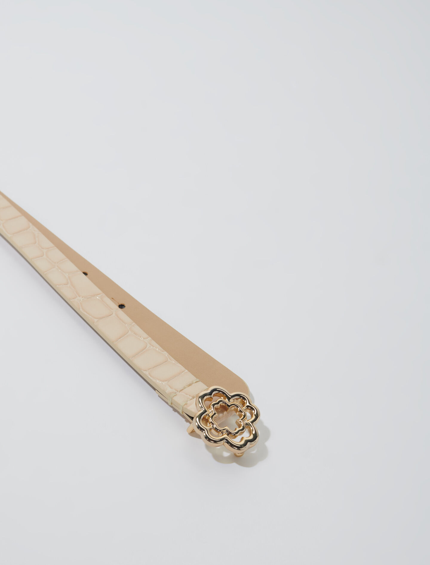 Dunne leren riem met klavertje - Glanzend beige
