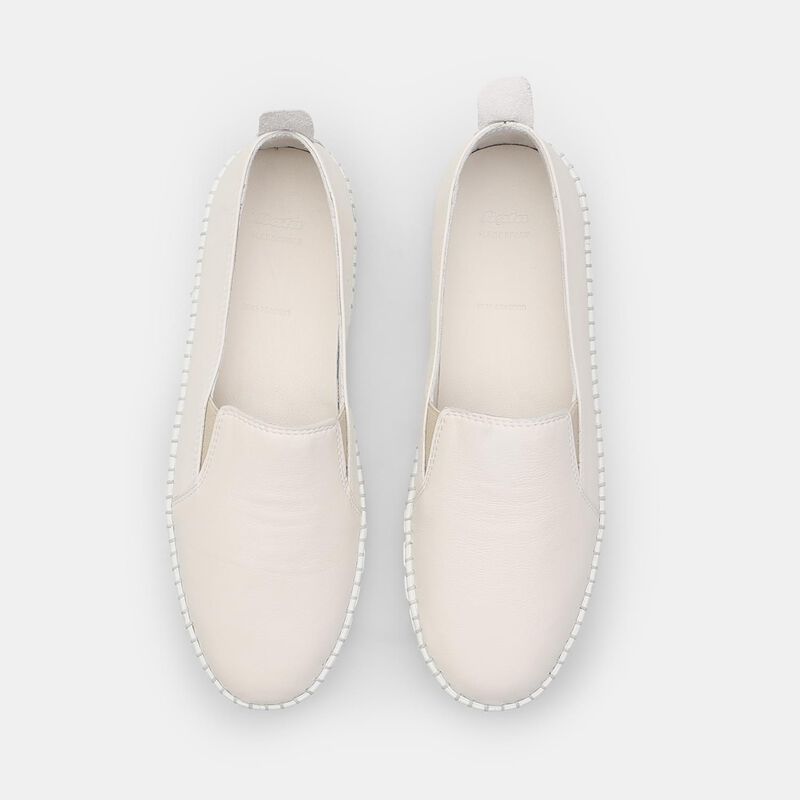BATA damslip-ons i läder