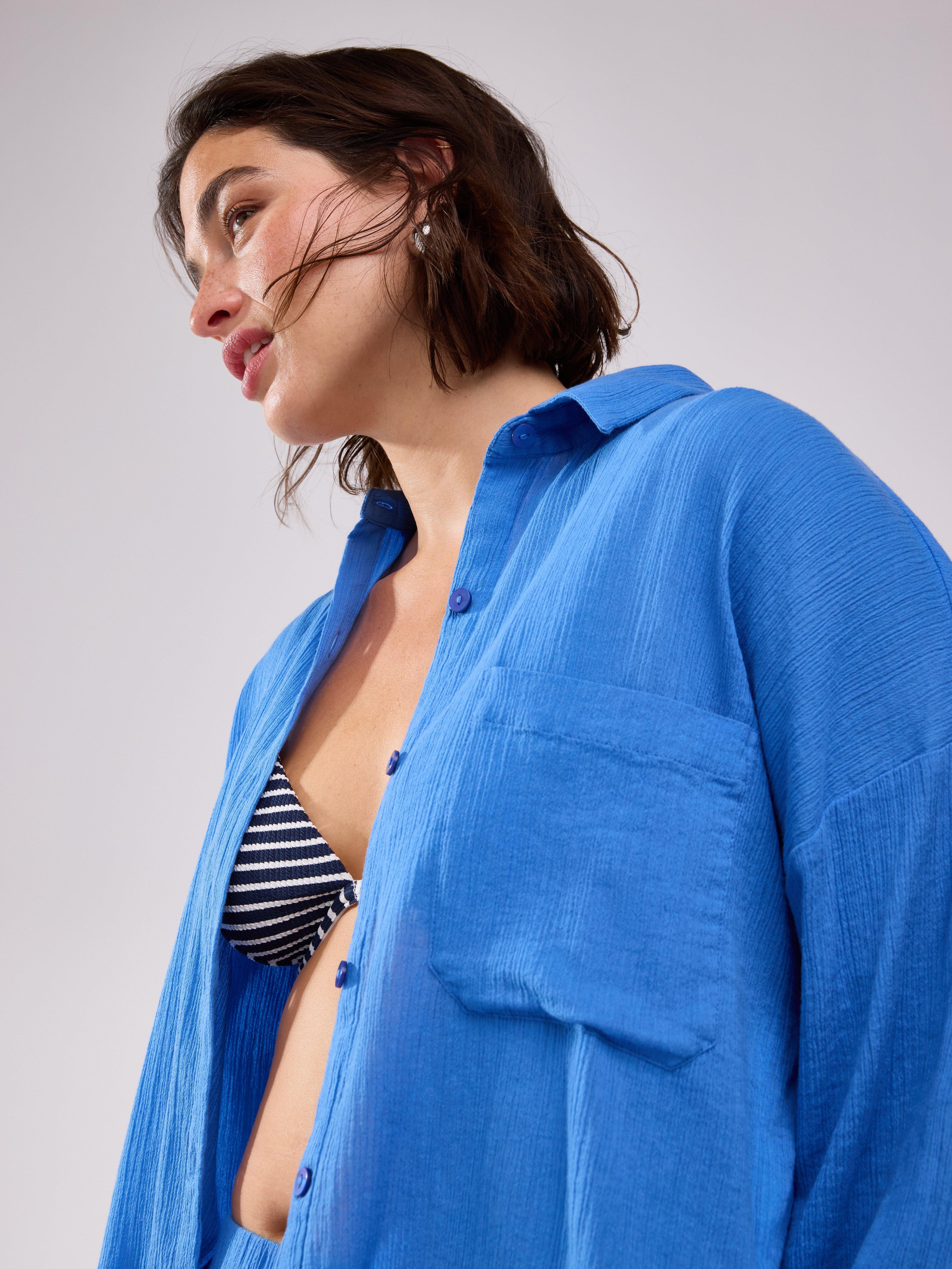 Camisa arrugada de manga corta azul