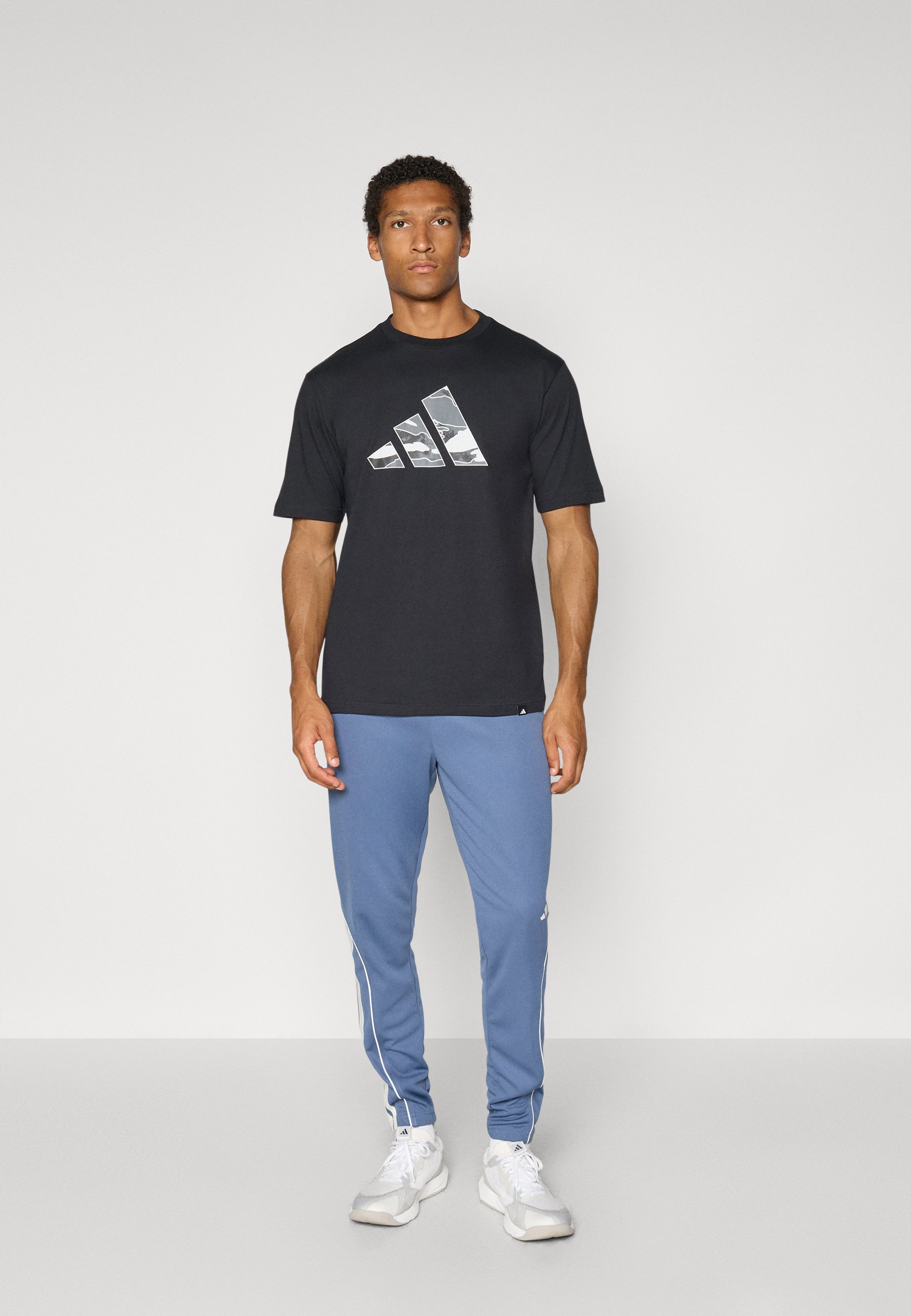 T-shirt adidas Sportswear CAMO LOGO - Stampa - nera