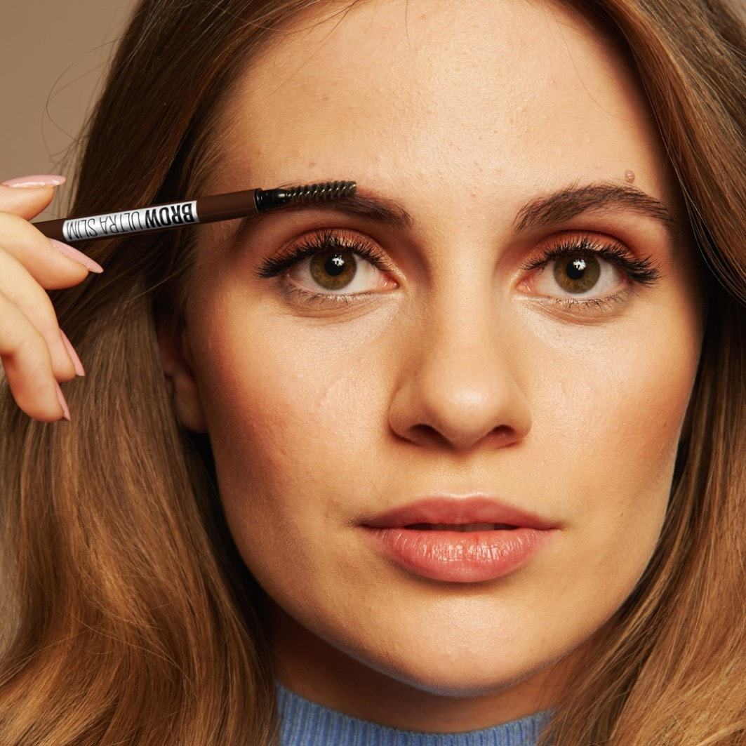 „Maybelline Brow Ultra Slim“ antakių pieštukas – 0,9 vnt.