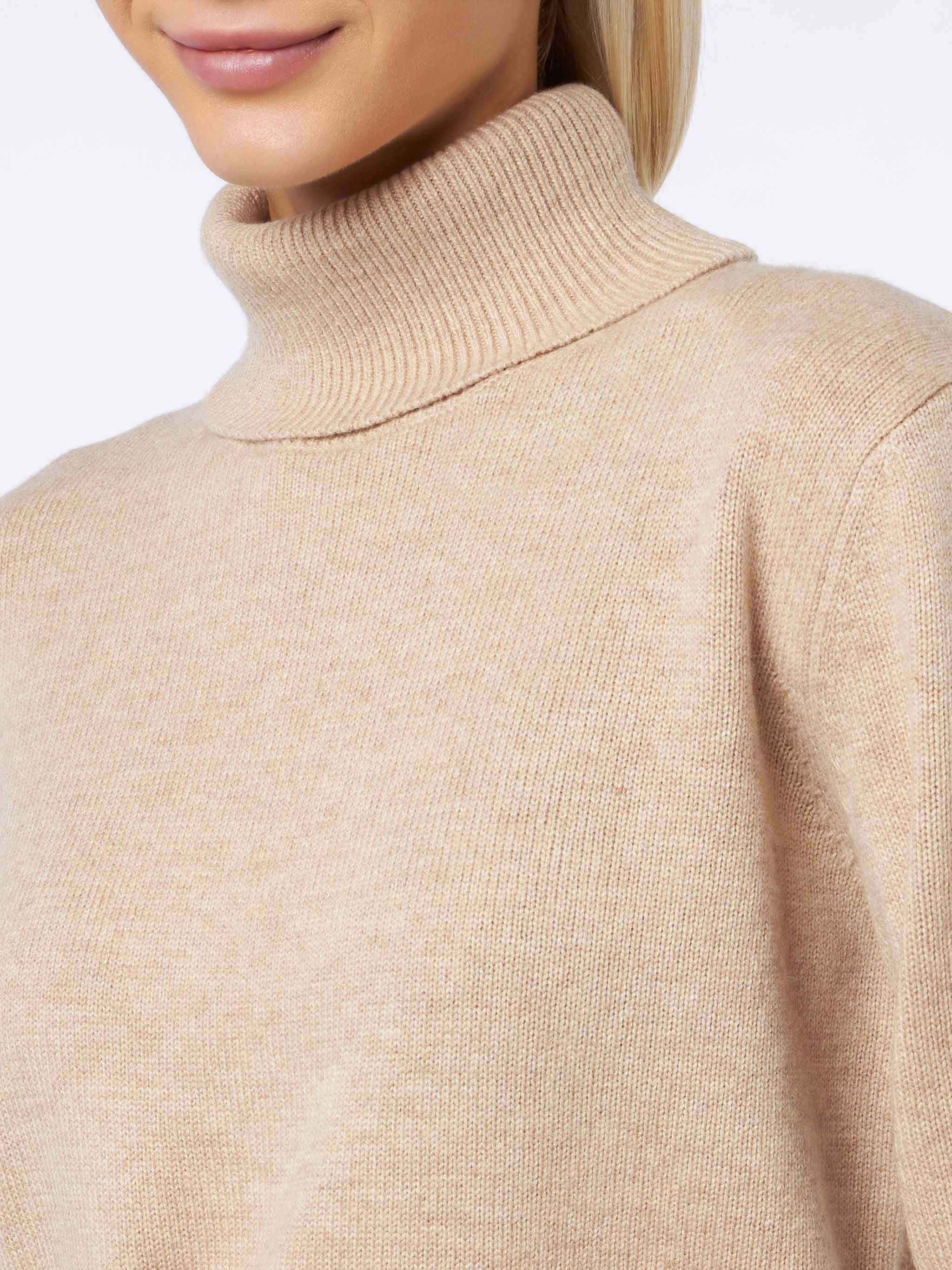 Suéter feminino de gola alta em cashmere puro bege escuro