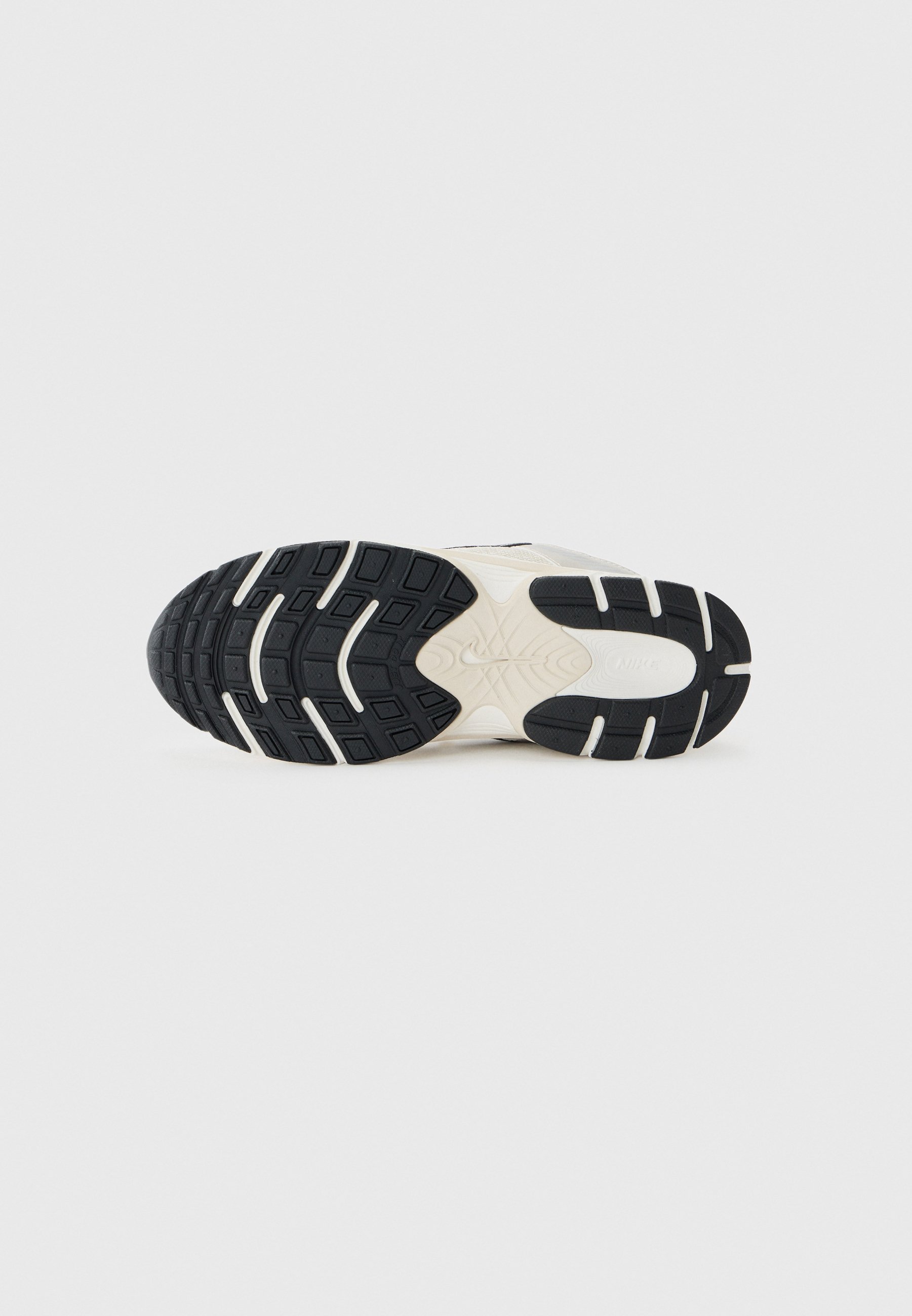 Nike Sportswear V5 UNISEX - Sneakers - summit white/light orewood brown/sail/black