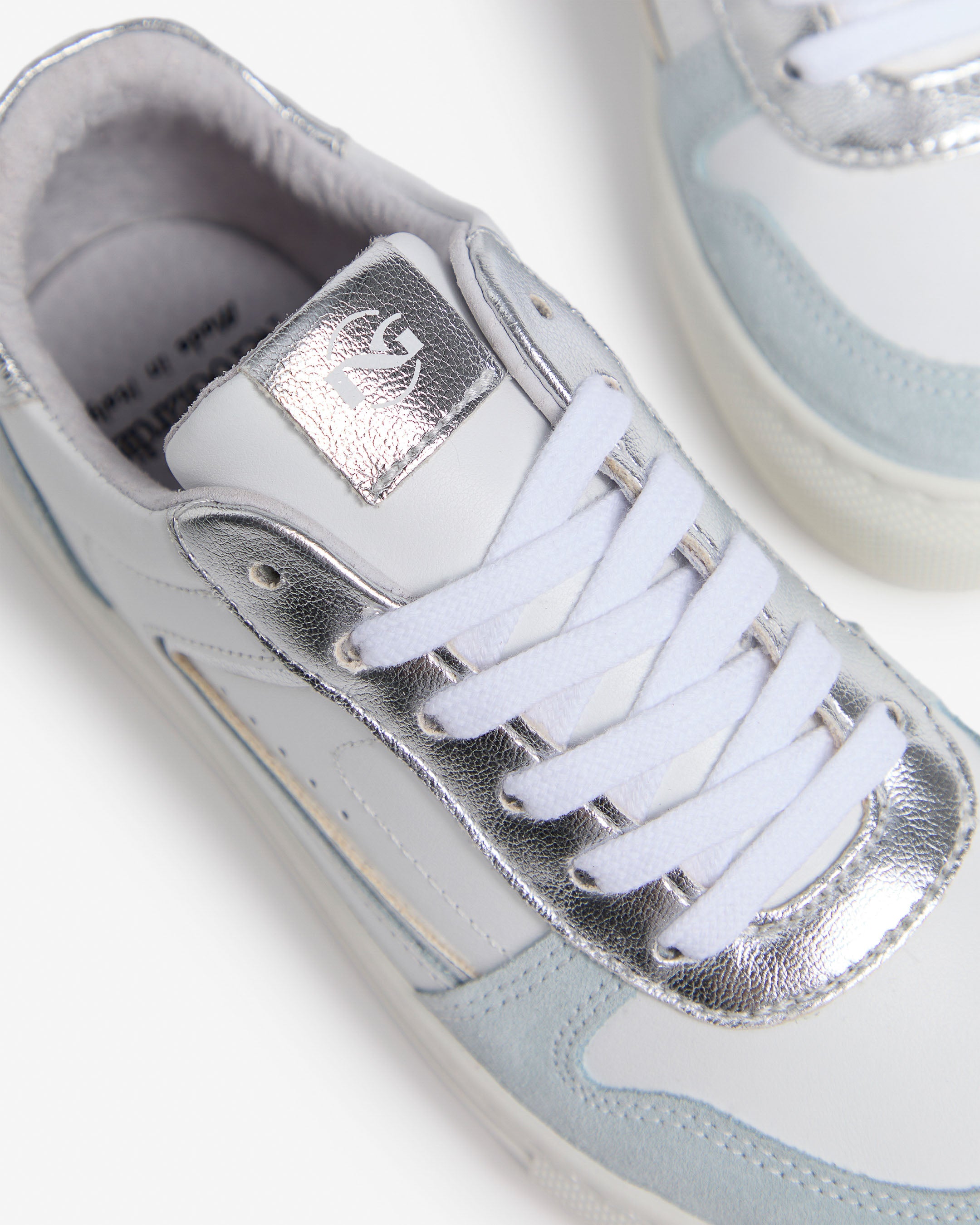  Sneaker für Teenager-Mädchen aus Wildleder und Funktionsmaterial