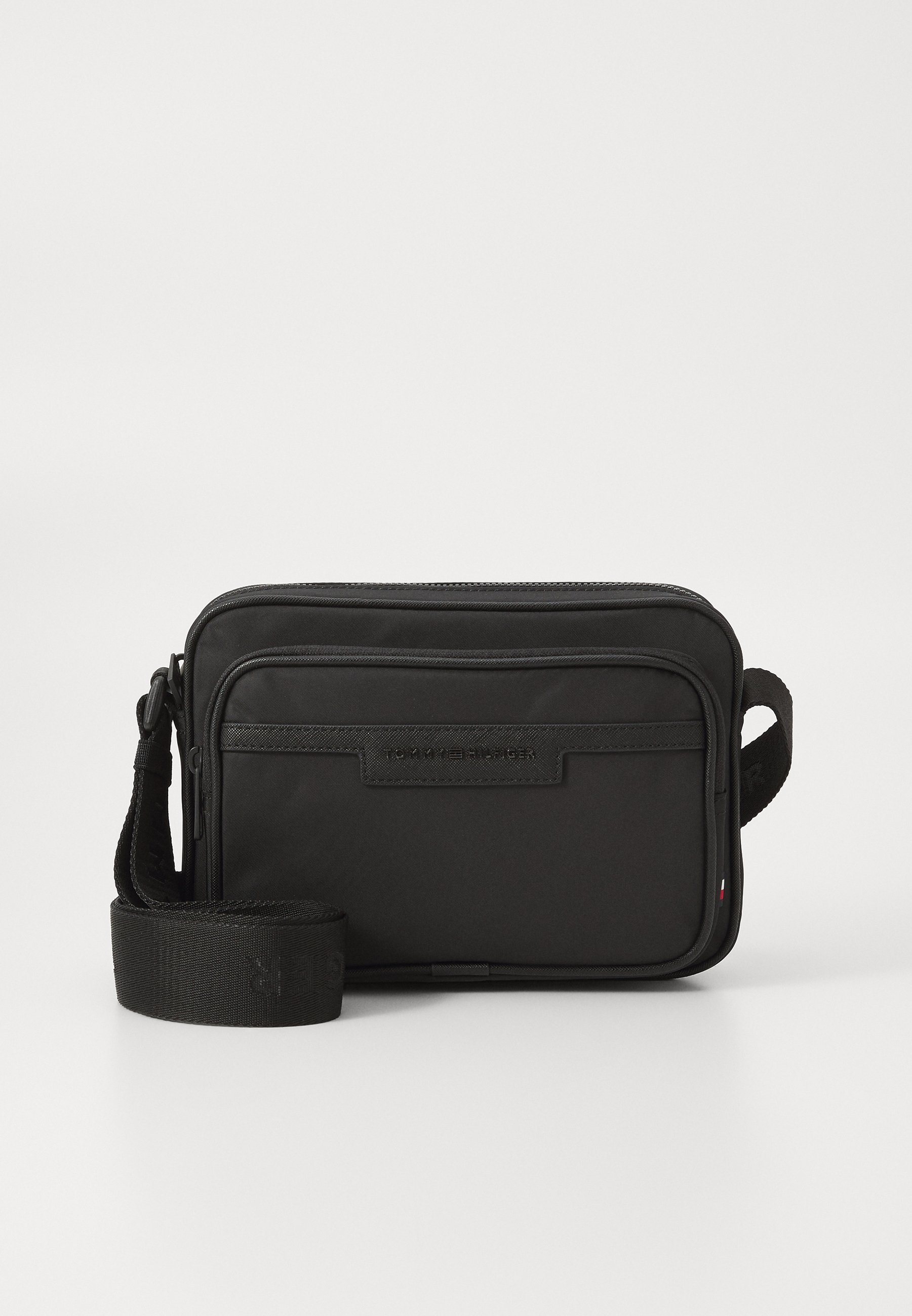 Tommy Hilfiger REPREVE REPORTER - Bolsa transversal - preta