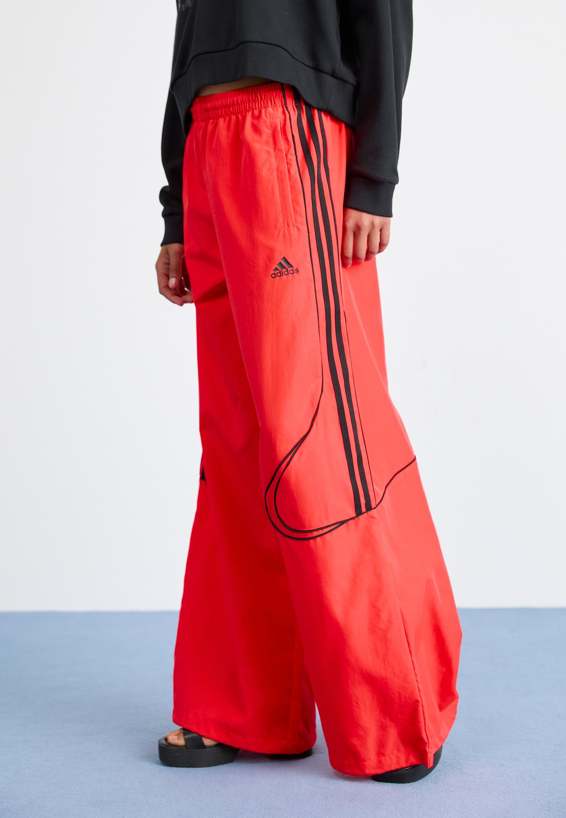 Pantaloni de trening adidas Originals