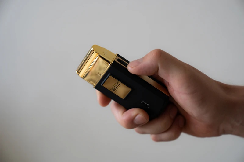 Wahl Travel Shaver Gold Edition путни бријач за браду