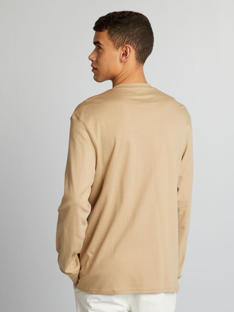 Camiseta con cuello Henley - BEIGE