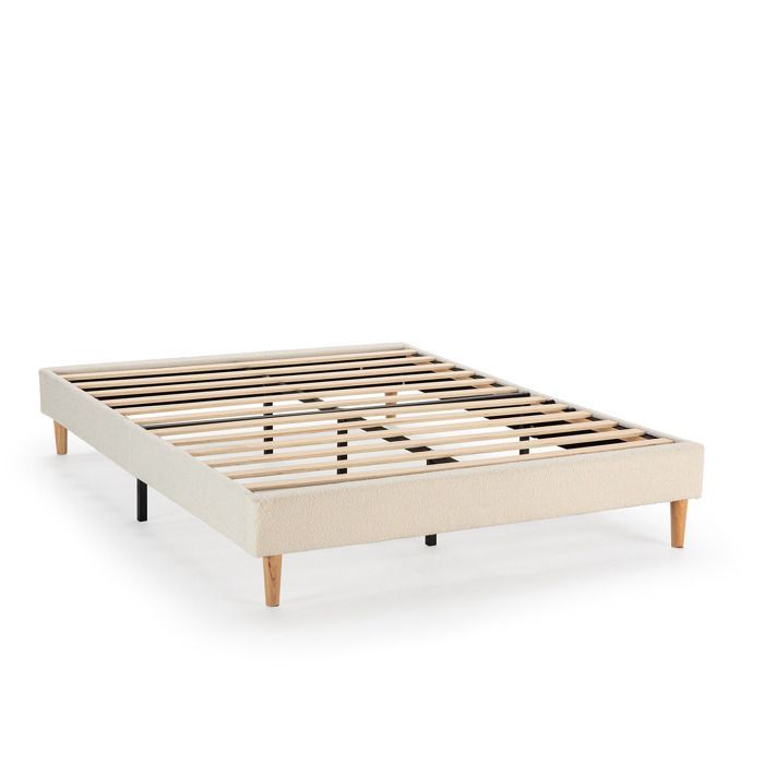 Base de cama tapizada Niebla de 140x190 cm, de tela de piel de oveja beige.