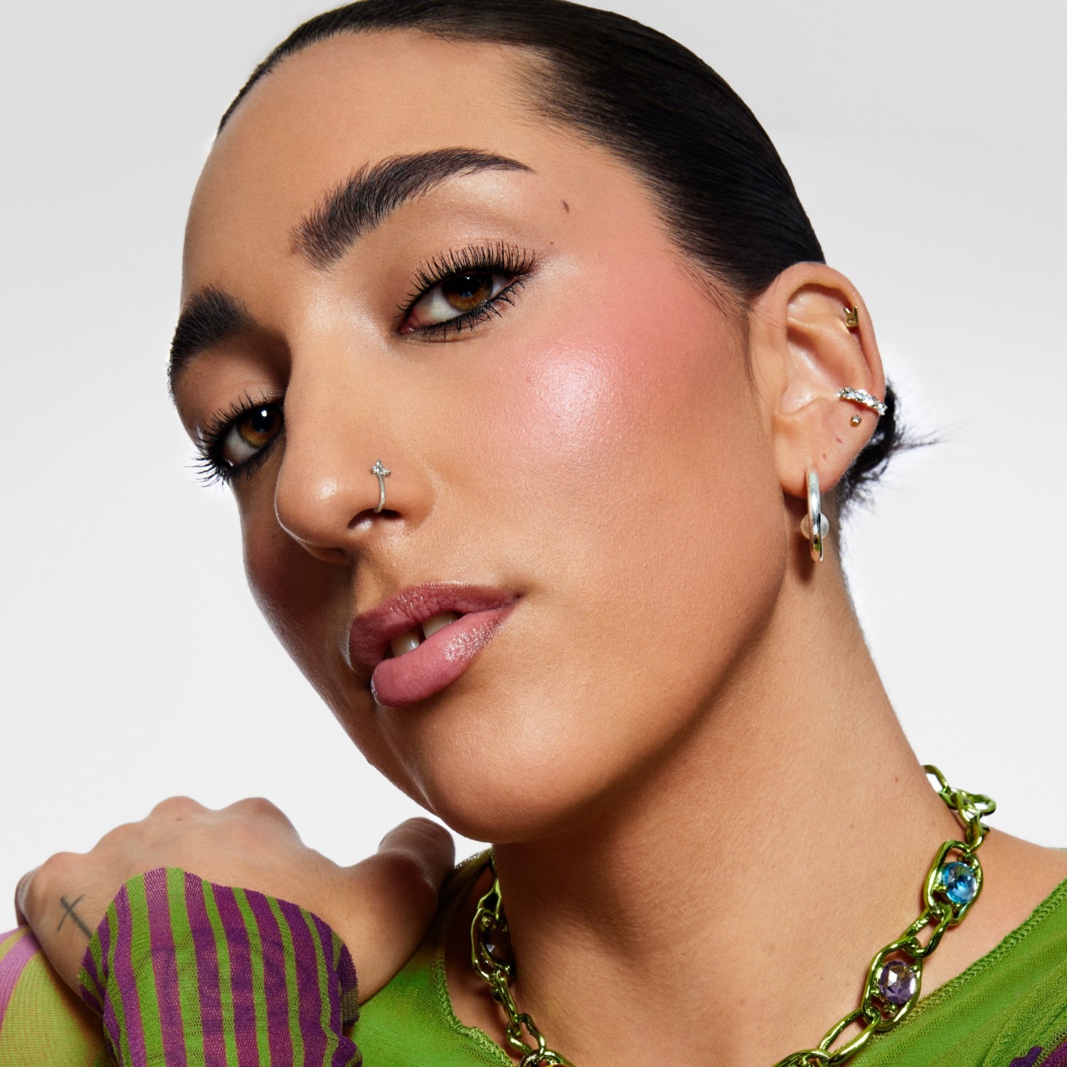 Pieno makiažo antakių gelis „Kush High Roll Brow Tint“ – 4,4 ml