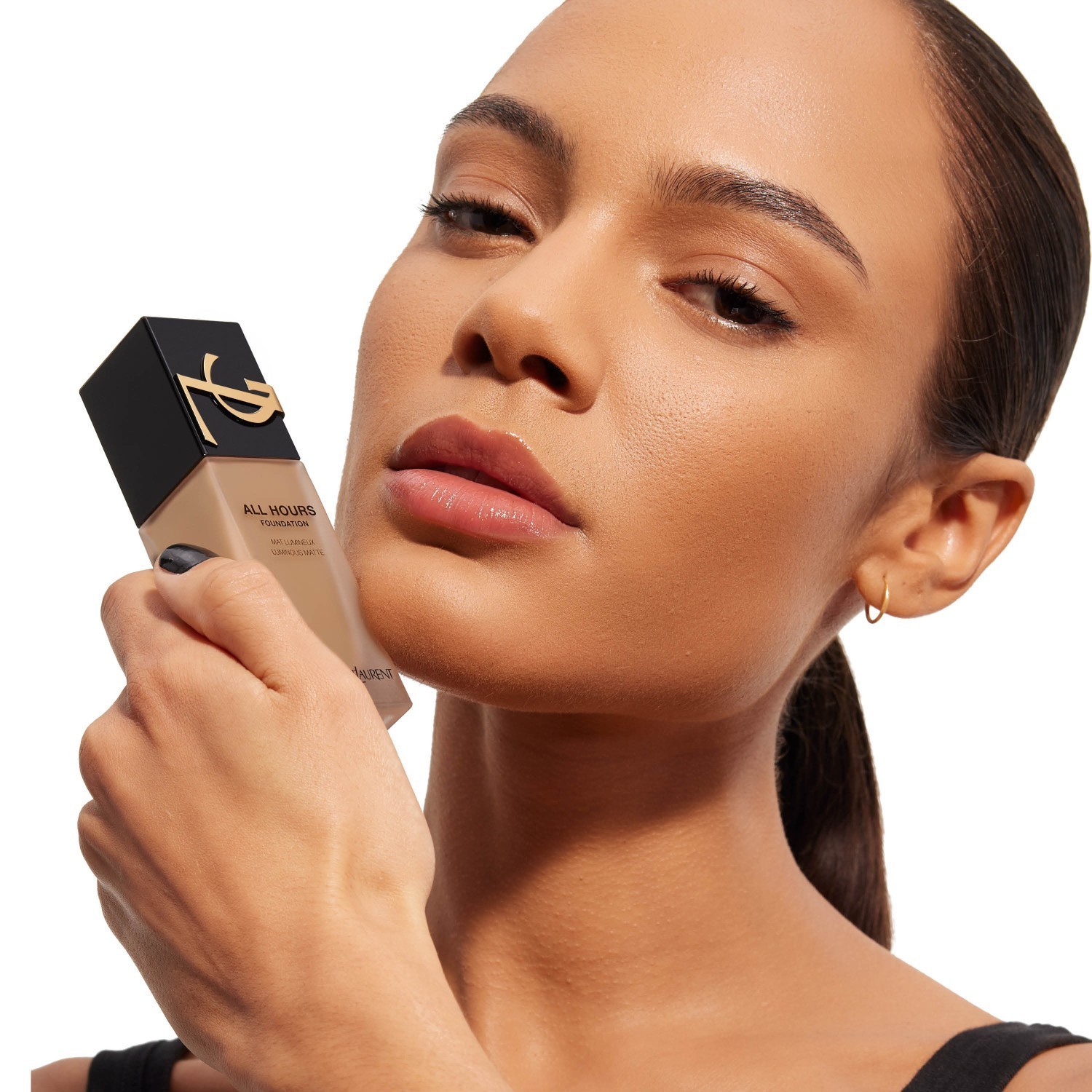 Yves Saint Laurent Foundation All Hours makiažo pagrindas – 25 ml