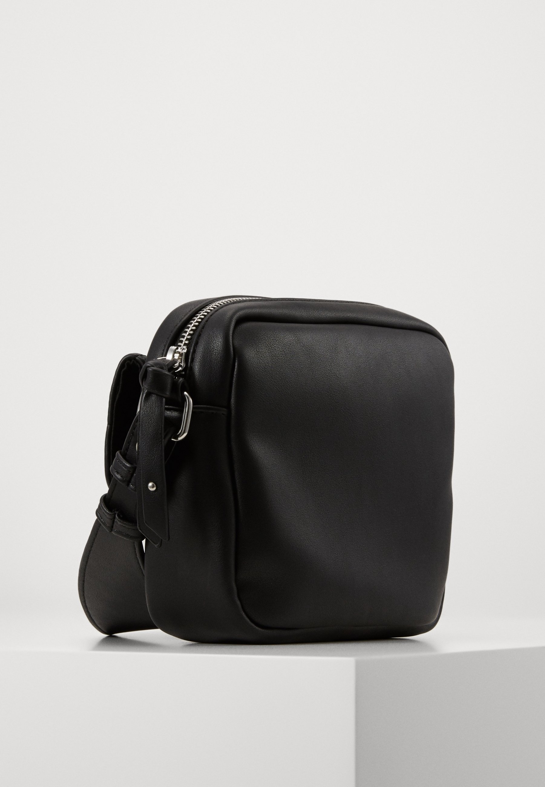 Borsa a tracolla Even&Odd - nera