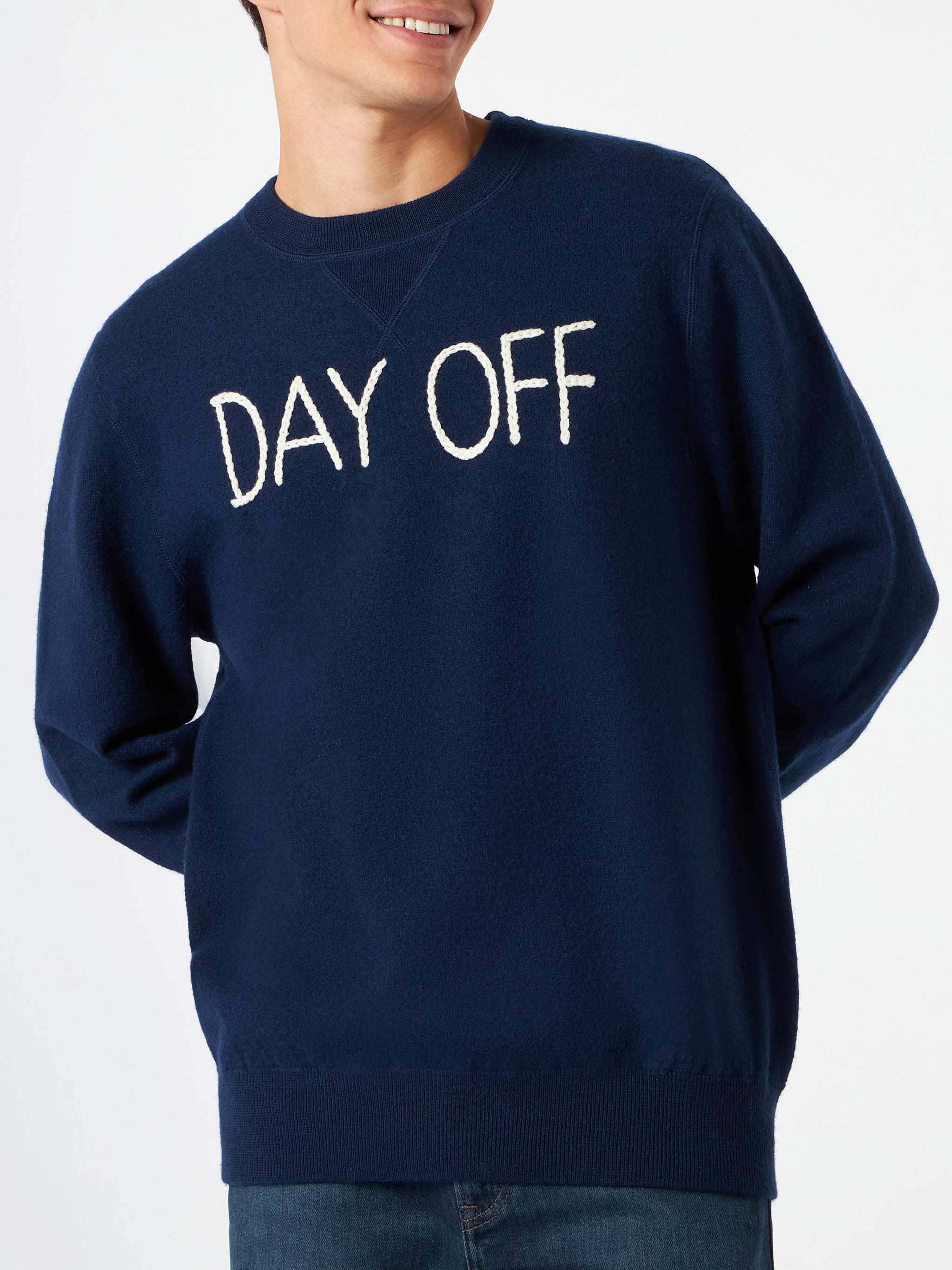 Day Off Herren-Strickpullover mit Rundhalsausschnitt und Stickerei